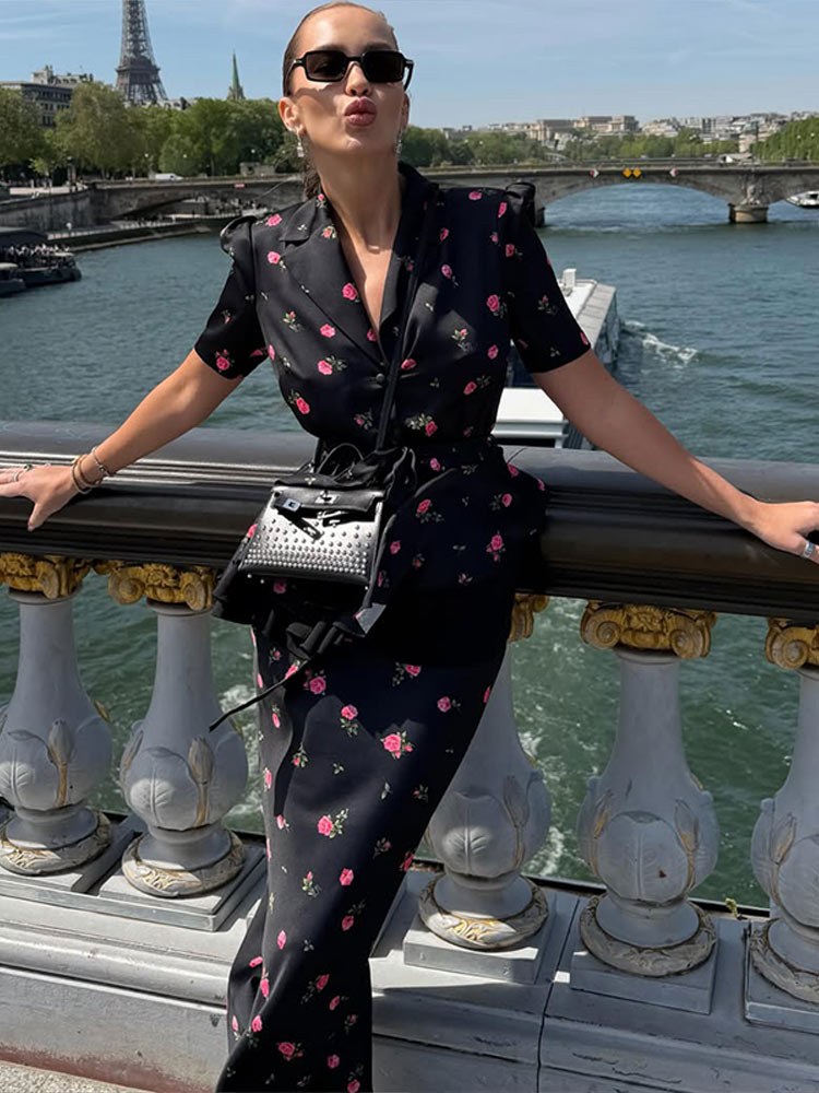 Romper Floral Print - Çiçek Desenli Blazer Ceket Etek Takımları